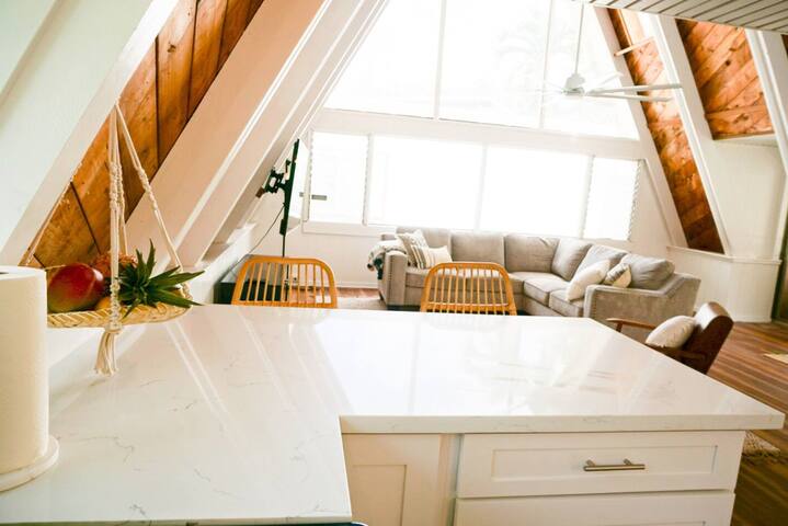 Beach Bungalow – 50 yards to beach – secluded gallery image 3