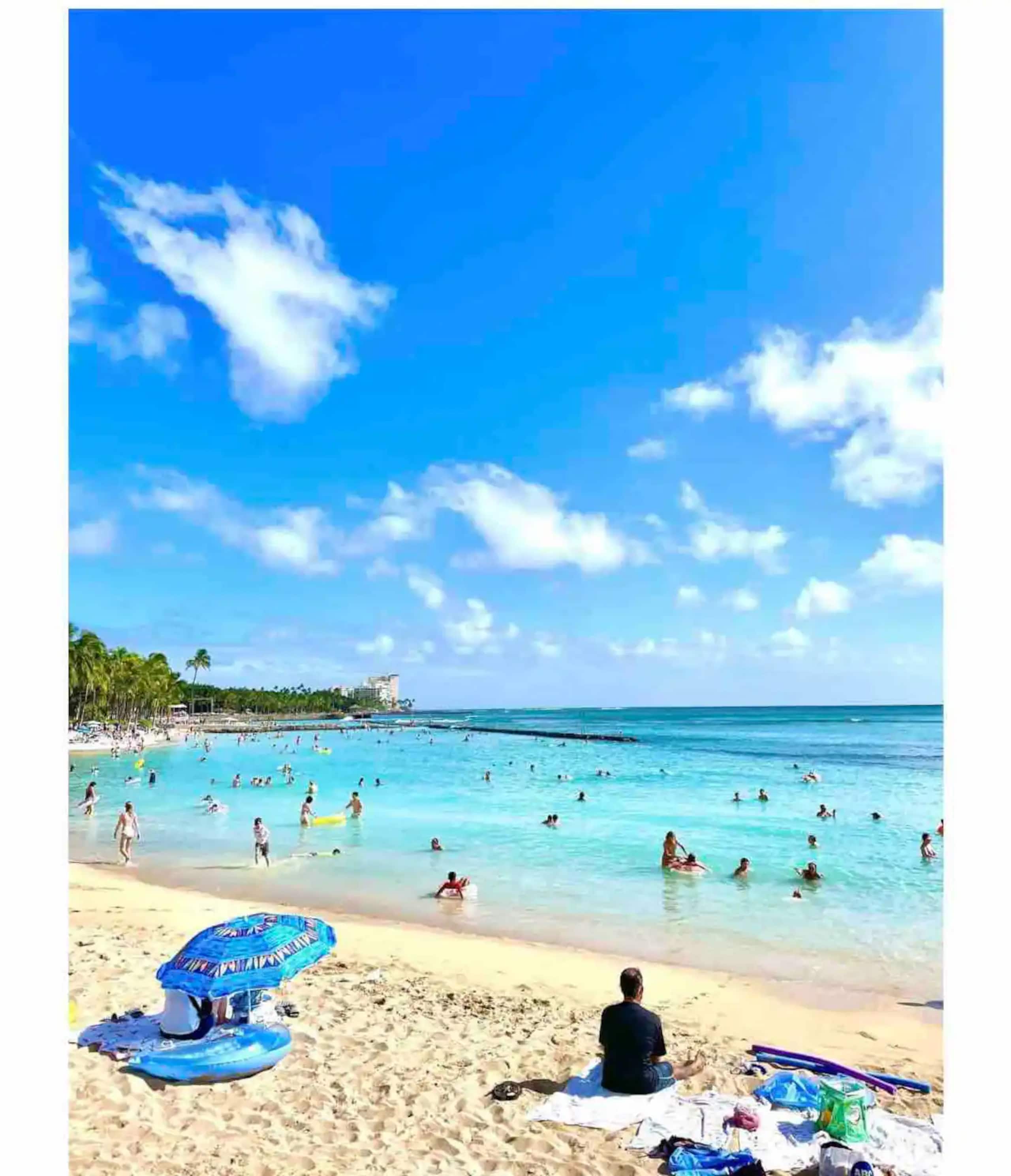 Condo in Honolulu · ★4.89 · Studio · 1 bed · 1 private bath - Image 3