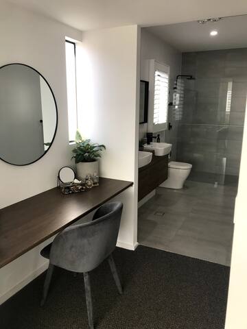 Modern Escape! gallery image 5