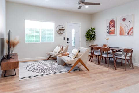 Popular Airbnb listing: 3BR Family Stay | 2 Living Rooms & King Beds in Midway City