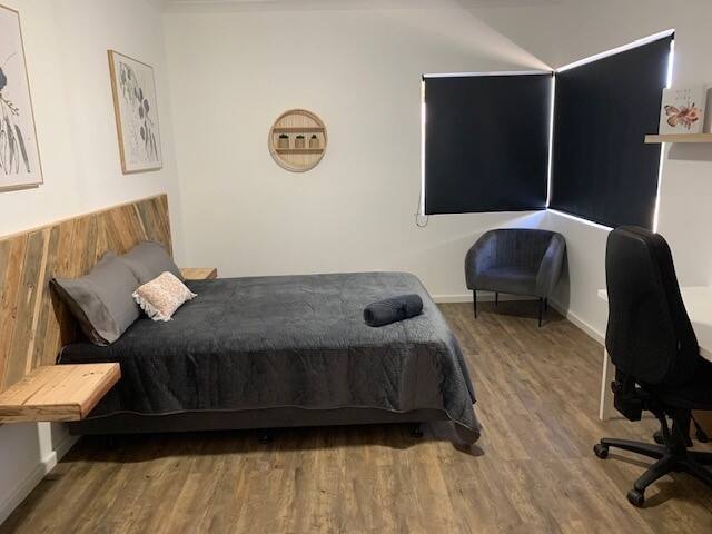 5 bedroom house.Secure premises. gallery image 5