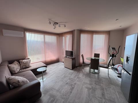 Popular Airbnb listing: SeaView Albena in Балчик