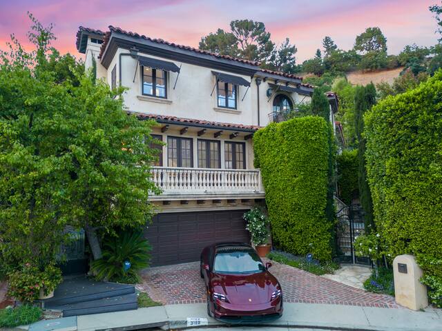 Abington: Stunning BH Oasis w/ Pool & Tennis Court gallery image 2