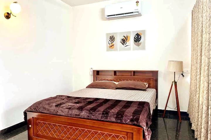 Hlavná spálňa s manželskou posteľou