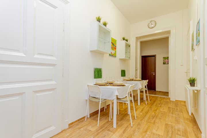Soul Of Budapest / Sleeps 13 / Ac - Budapest