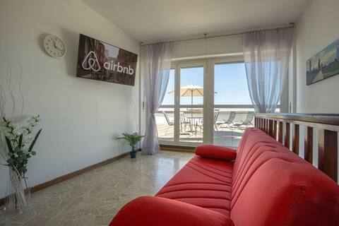 Penthouse of 300 sqm 6 bedrooms 3 bathrooms, large terrace