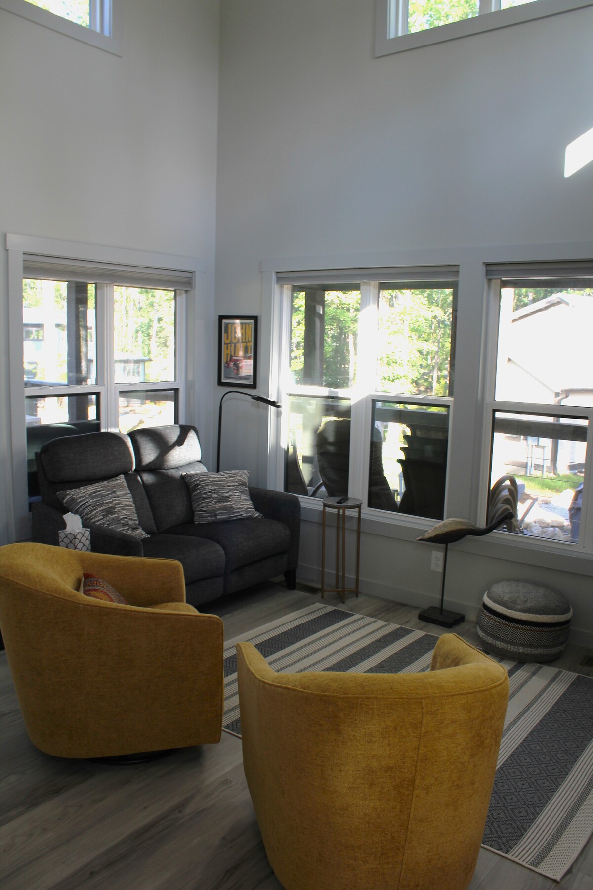 Popular Airbnb listing: Time Out Heron: A Retreat with lake access in Tracy City