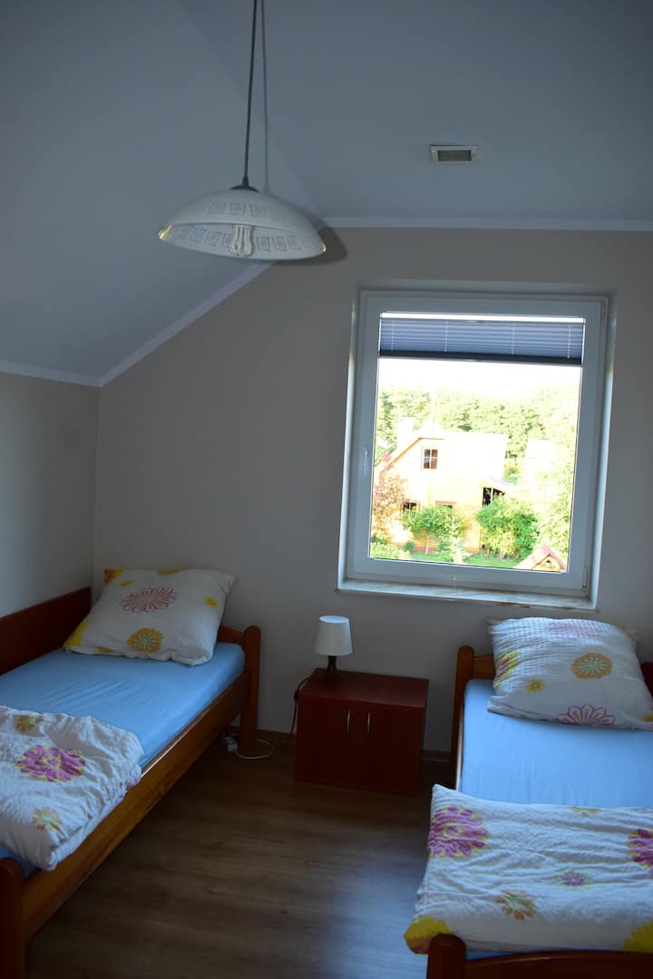 غرفة نوم III
3 أسرّة مفردة 