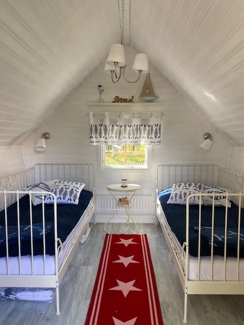 Top Airbnb: Cabin near the ocean in Mönsterås