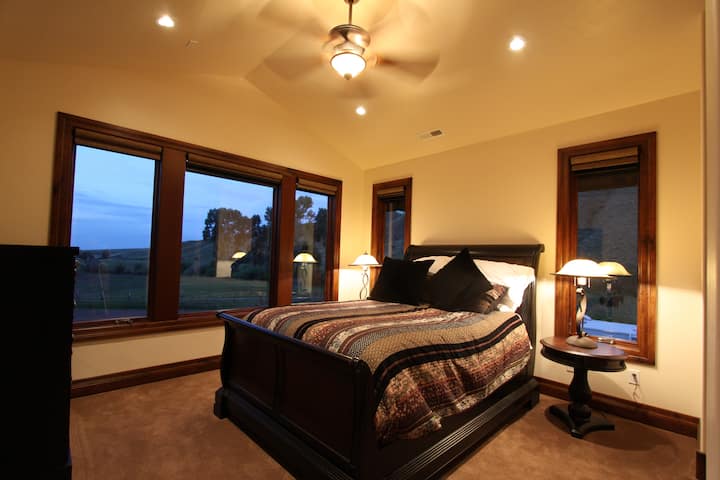 North Suite
