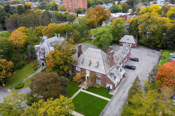 Argus Property Management managed Airbnb listing 1