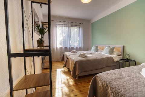 Top performing Airbnb: ImmoStay Bright flat with private garden #1 in Hemelingen