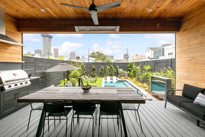 Modern Oasis with Heated Pool and Infared Sauna gallery image 3