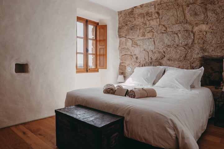 Chumba cha 2 cha kulala kwenye ghorofa ya 2 (1/2)