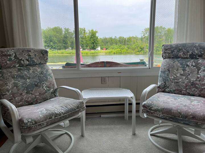 Horseshoe Island Cottage Houses for Rent in Clay, New York, United