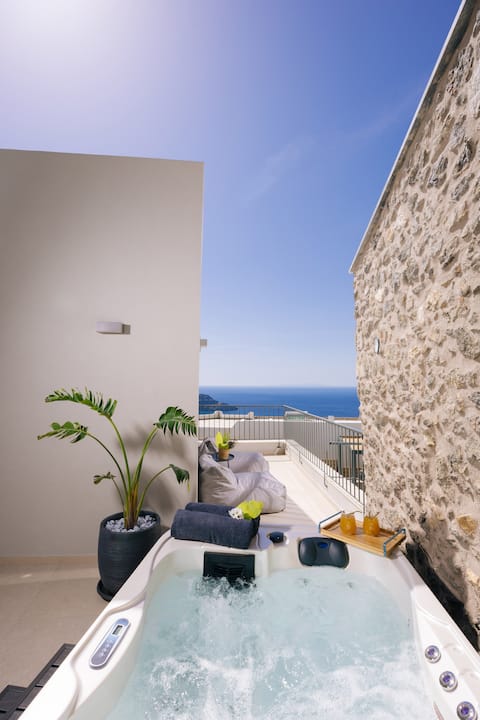 Top Airbnb: Maisonette 1 bedroom Sea View & Hot tub @Mirthea in Δήμος Αγίου Βασιλείου
