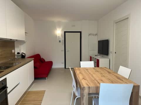 Spacious Two-Bedroom 5 - Free Parking