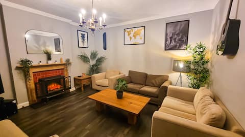 Wondrous House sleeps 11 - Skate ramp