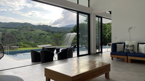 Exclusive with pool and Jacuzzi