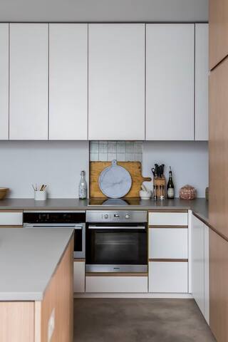 Architect-Designed Mews House gallery image 3