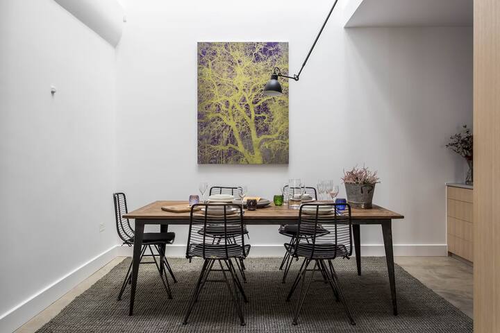 Architect-Designed Mews House gallery image 5