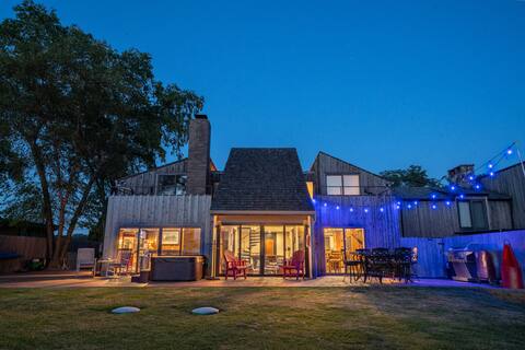 Captain Quarter's Resort
