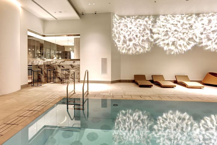 CBD 2bds Apt w BNE River view