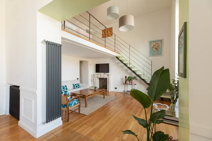 iFlat | Unforgettable in front of Colosseum gallery image 2