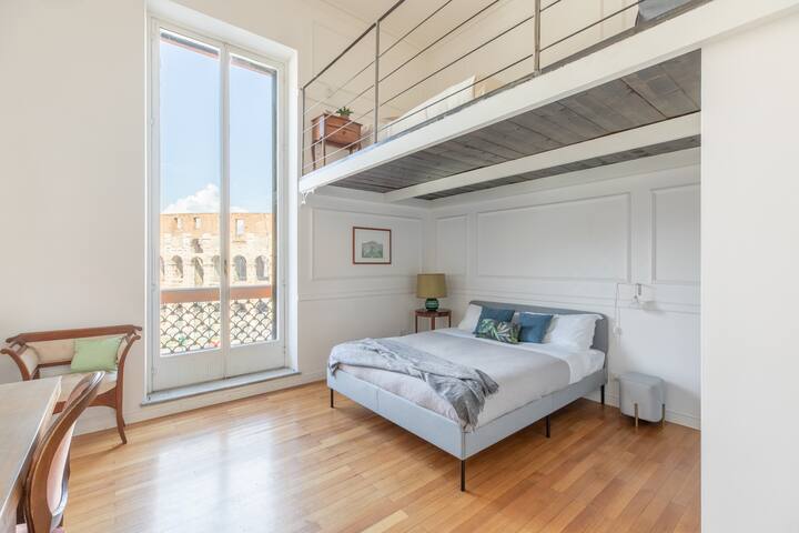 iFlat | Unforgettable in front of Colosseum gallery image 4