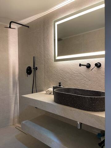 Acropolis Lux Apartment gallery image 5