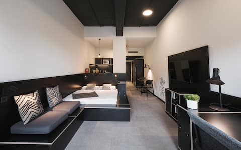 Top Airbnb: Modern apartment Düsseldorf-Neuss/private kitchen in Hammfeld
