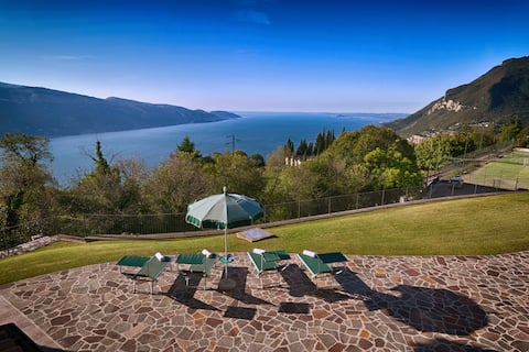 Villa Sole. Stunning Lake view