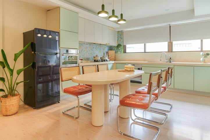 【台北車站1min】5-8人三房兩衛/直達西門、士林夜市、淡水 gallery image 4