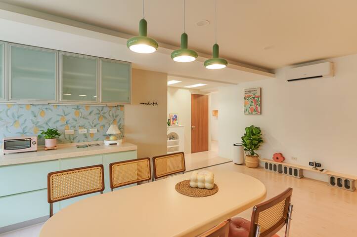 【台北車站1min】5-8人三房兩衛/直達西門、士林夜市、淡水 gallery image 3