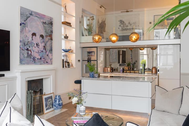 Exceptional Notting Hill home gallery image 2