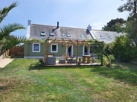 The green house in the heart of the island