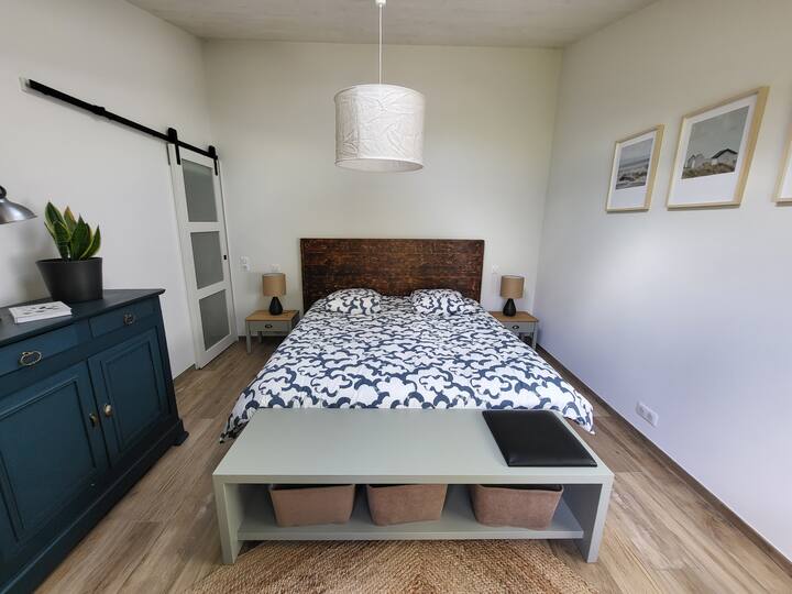 Spavaća soba u prizemlju na vrtnoj strani (krevet 180 x 200)