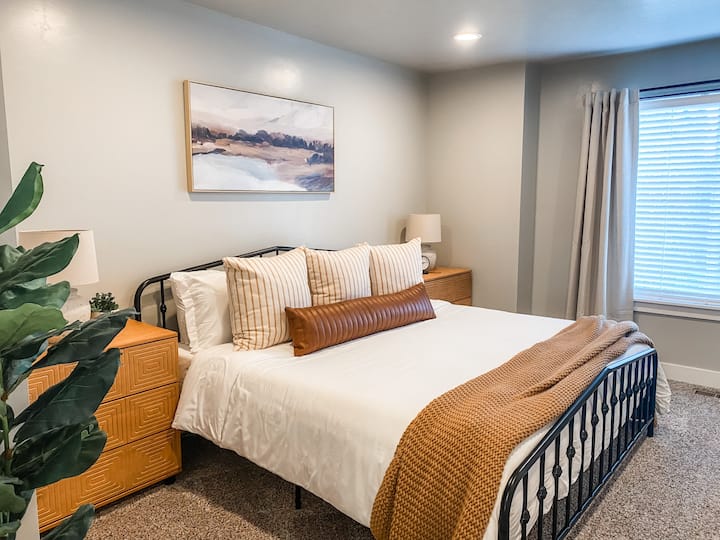 Bračni krevet (širine 180 - 200 cm)