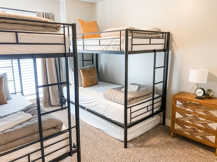 Soba s dva kreveta na kat