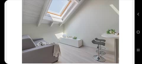 Top performing Airbnb: New two-room apartment in the center, 50 meters from the lake – elevator in Bellano