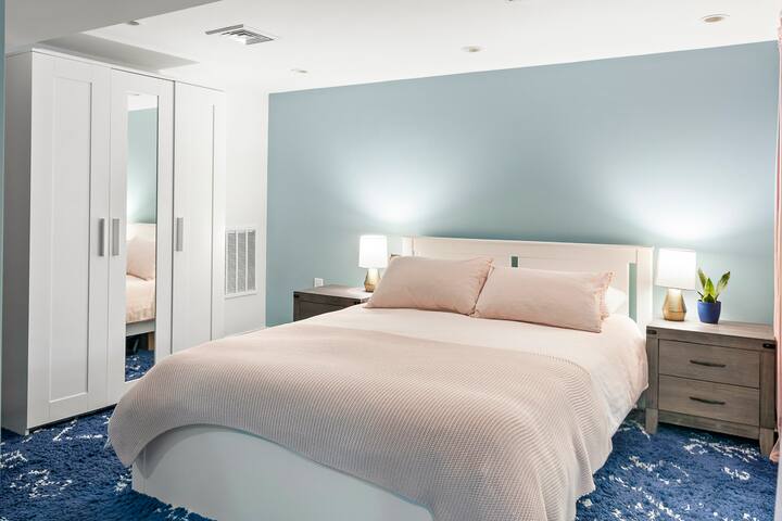 Beautiful Southie Single Family gallery image 3