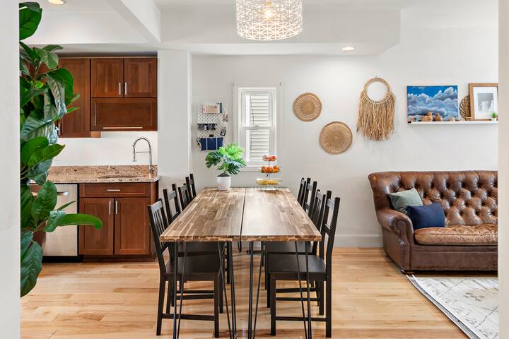 Beautiful Southie Single Family gallery image 2