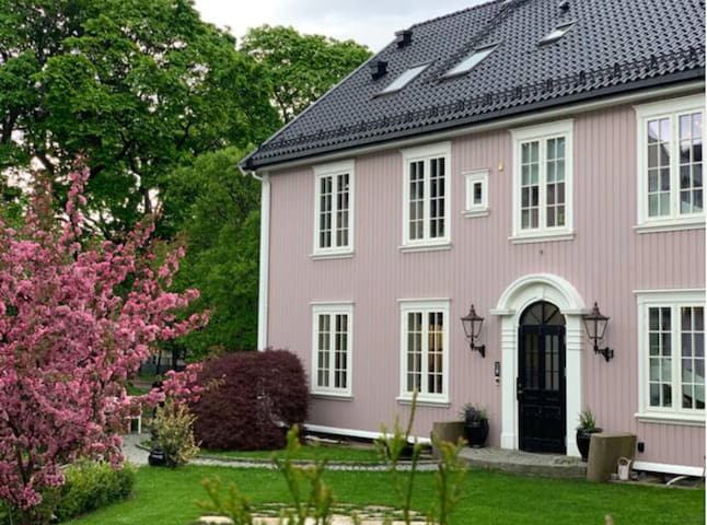 The Rose Retreat – elegant and cosy designer place