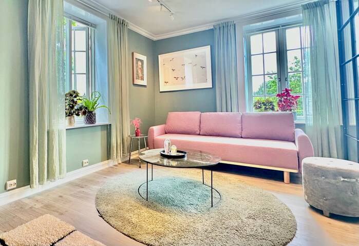 The Rose Retreat – elegant and cosy designer place gallery image 3