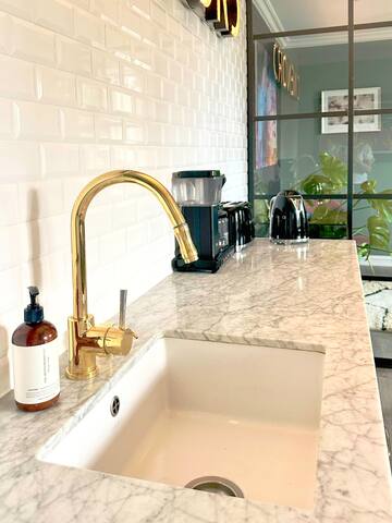 The Rose Retreat – elegant and cosy designer place gallery image 5