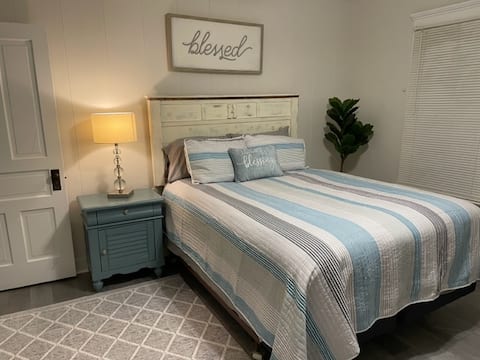 Central Location: Town of Mechanicsburg 2 Bedroom