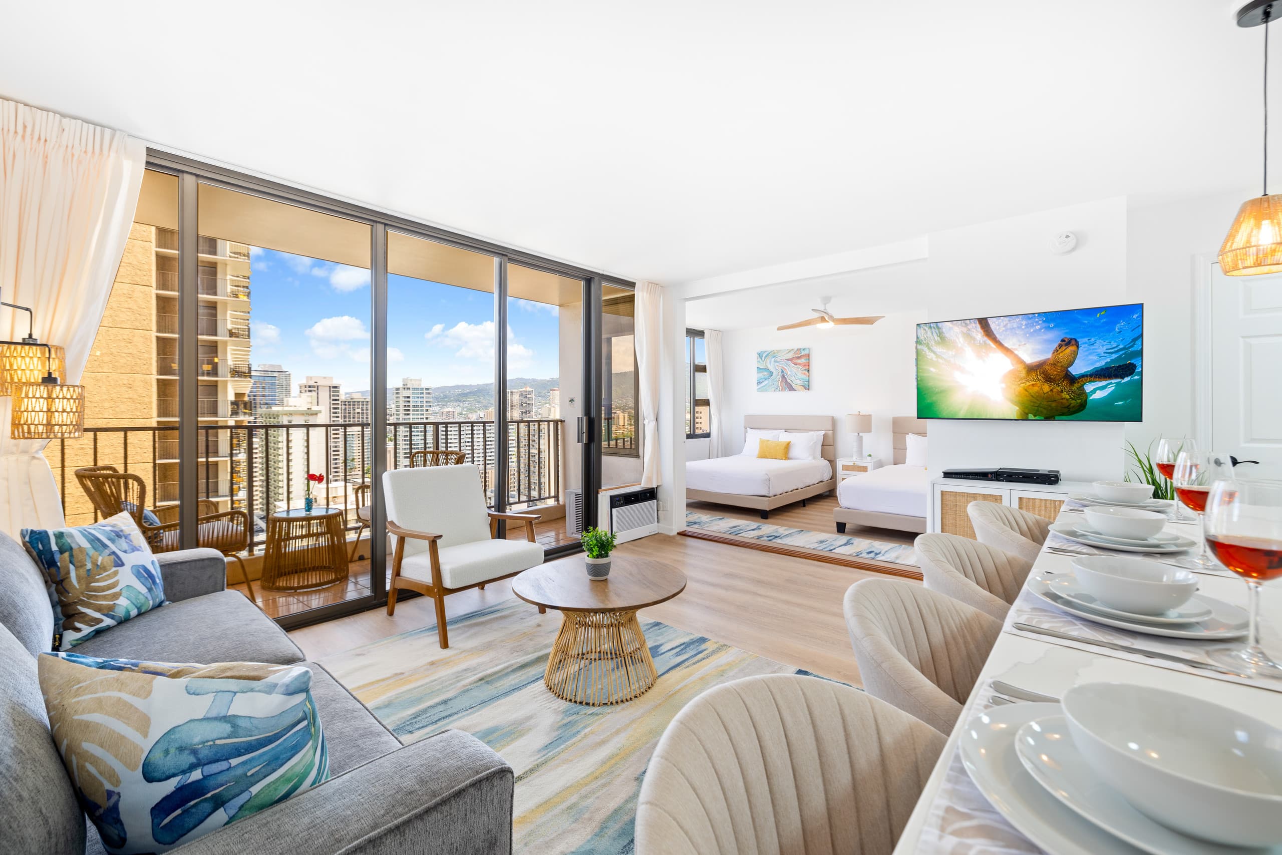 Condo in Honolulu · ★4.88 · 1 bedroom · 3 beds · 1 private bath - Image 9