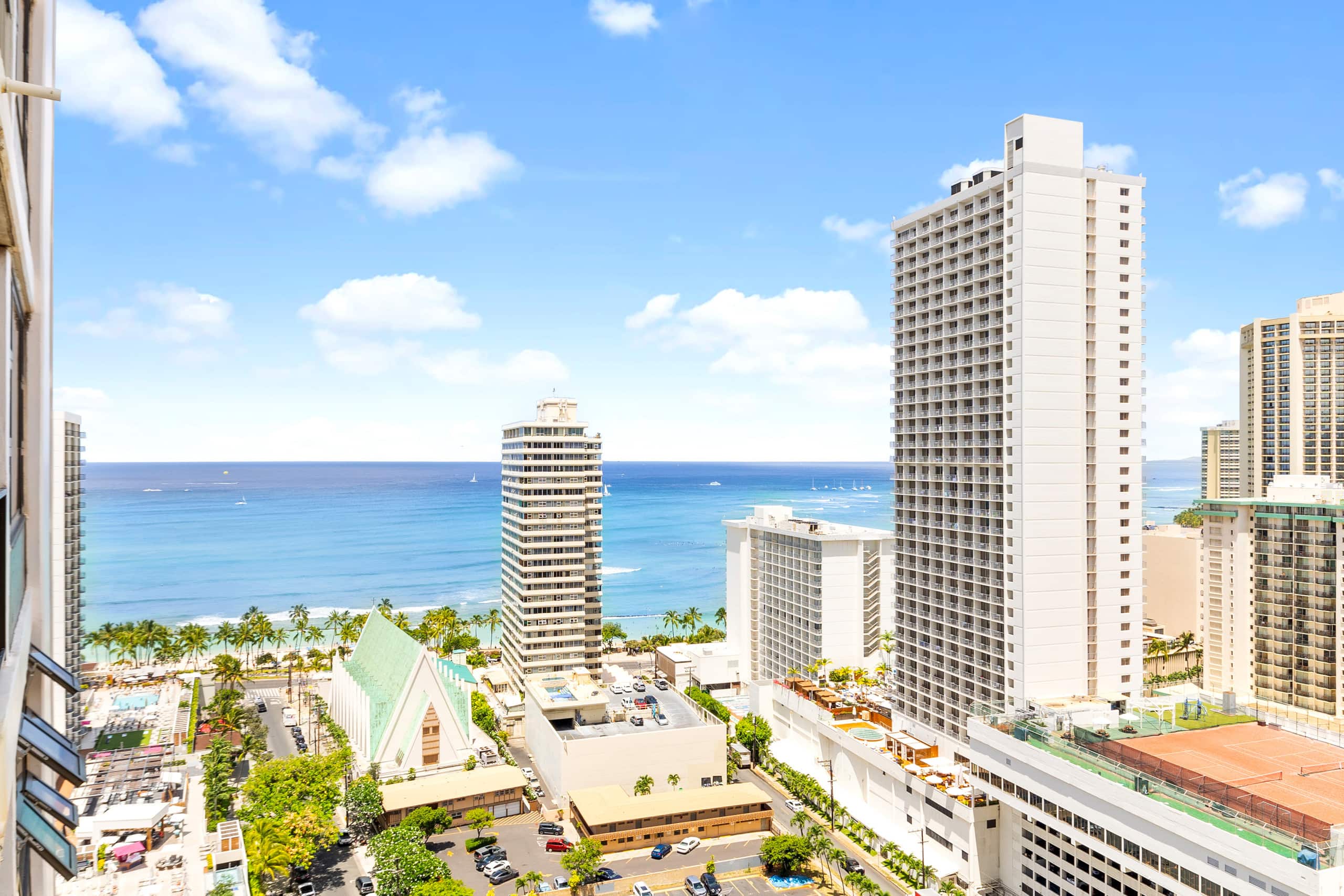 Condo in Honolulu · ★4.88 · 1 bedroom · 3 beds · 1 private bath - Image 27