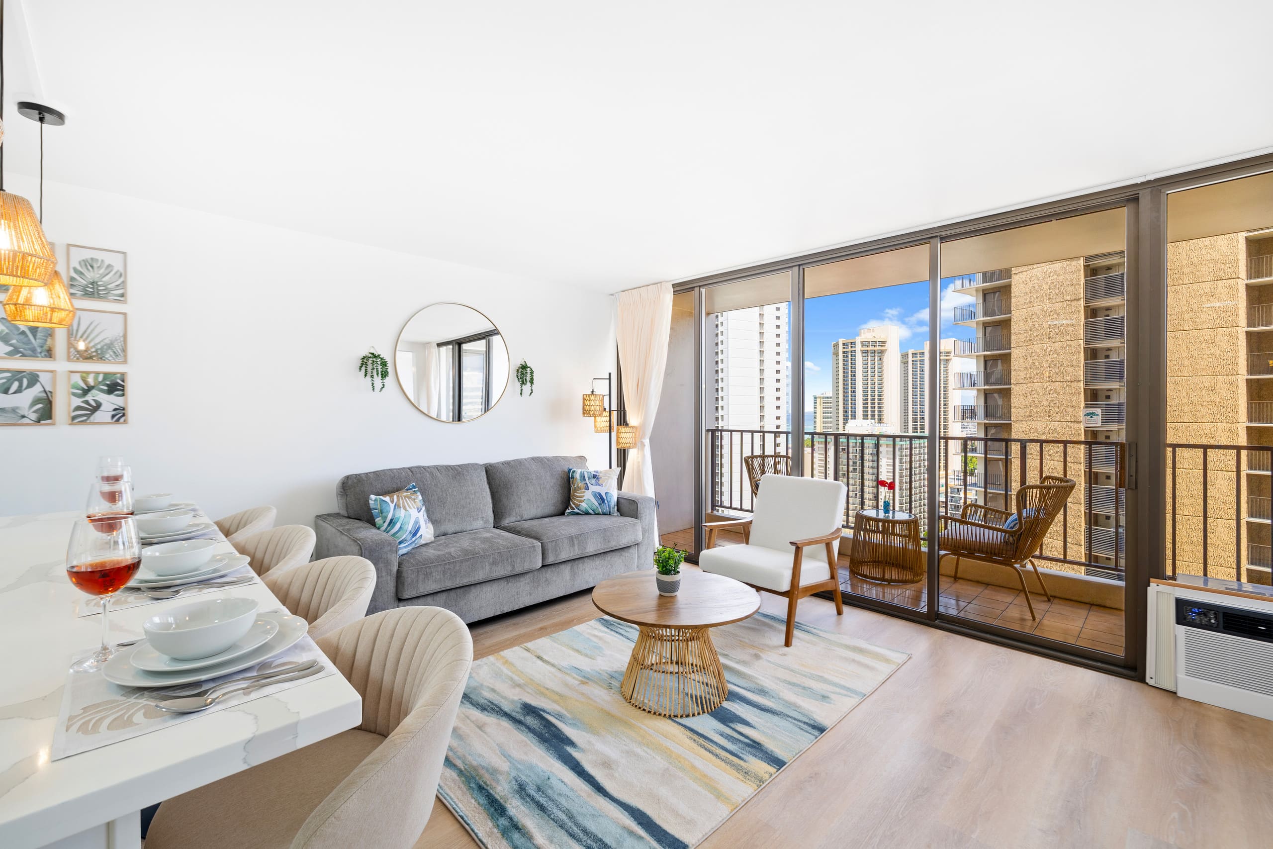 Condo in Honolulu · ★4.88 · 1 bedroom · 3 beds · 1 private bath - Image 2