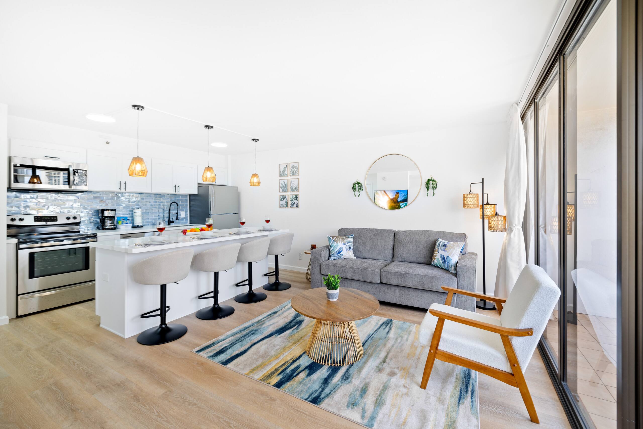 Condo in Honolulu · ★4.88 · 1 bedroom · 3 beds · 1 private bath - Image 3